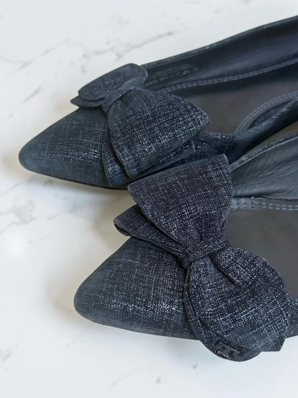 Tory Burch Navy Blue Pointed Toe Bow Flats! Size 7!